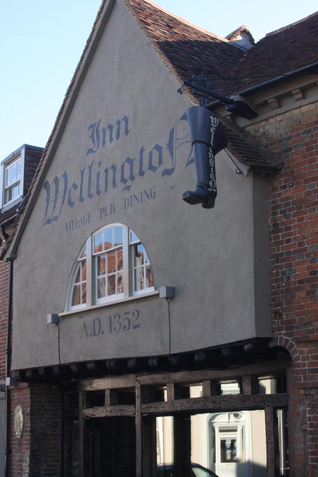 The Wellington Hotel Welwyn Buitenkant foto